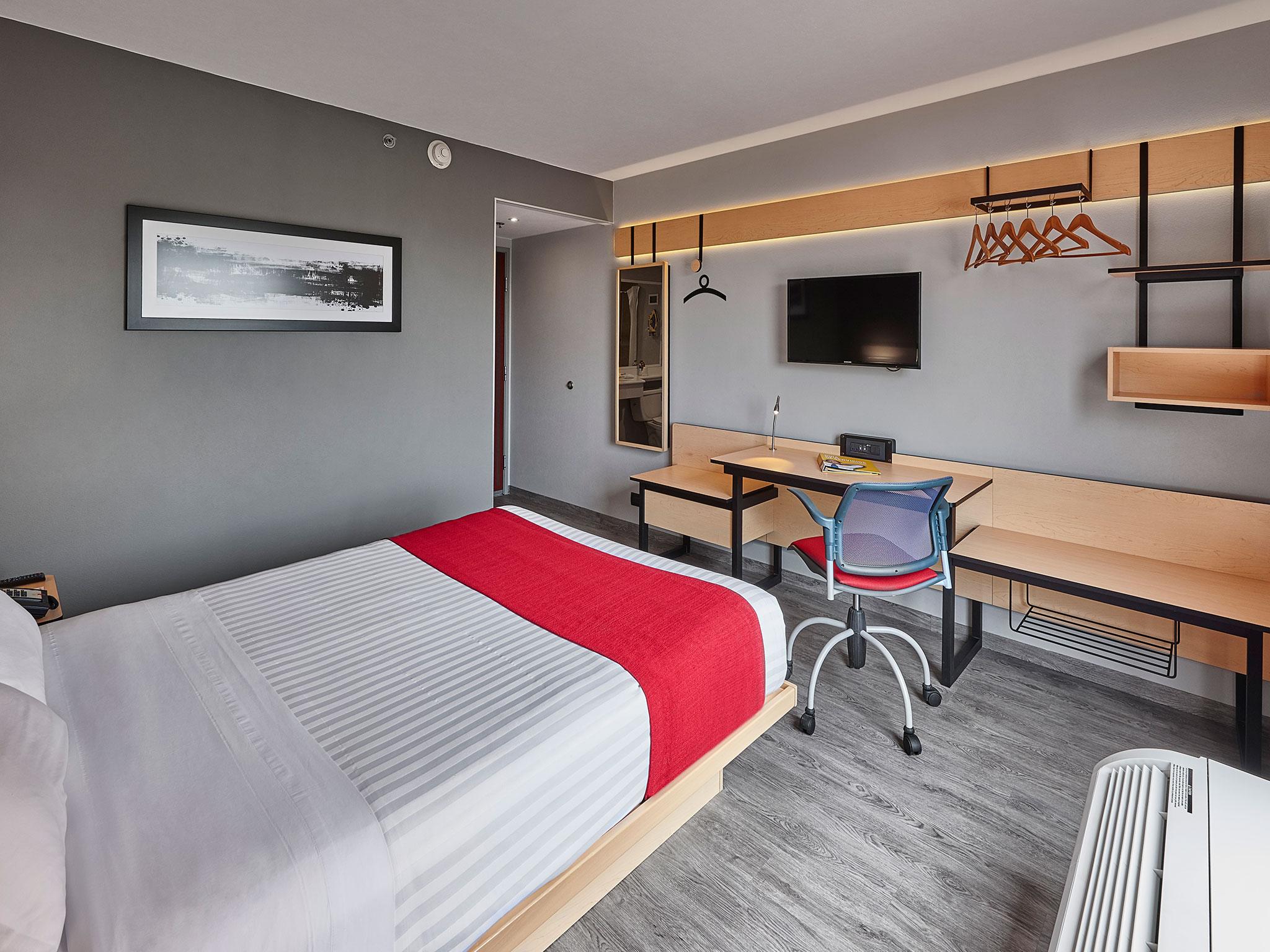 Hotel Express By Marriott Centro 4*