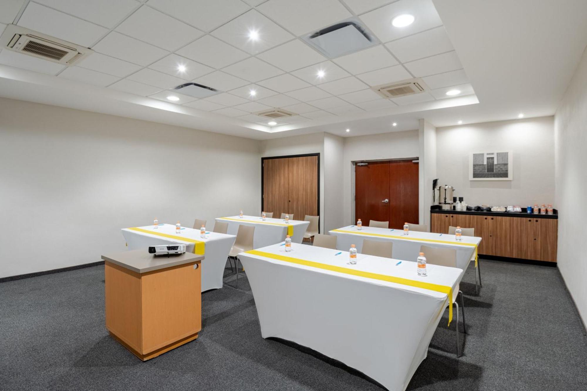 Hotel Express By Marriott Centro 4*