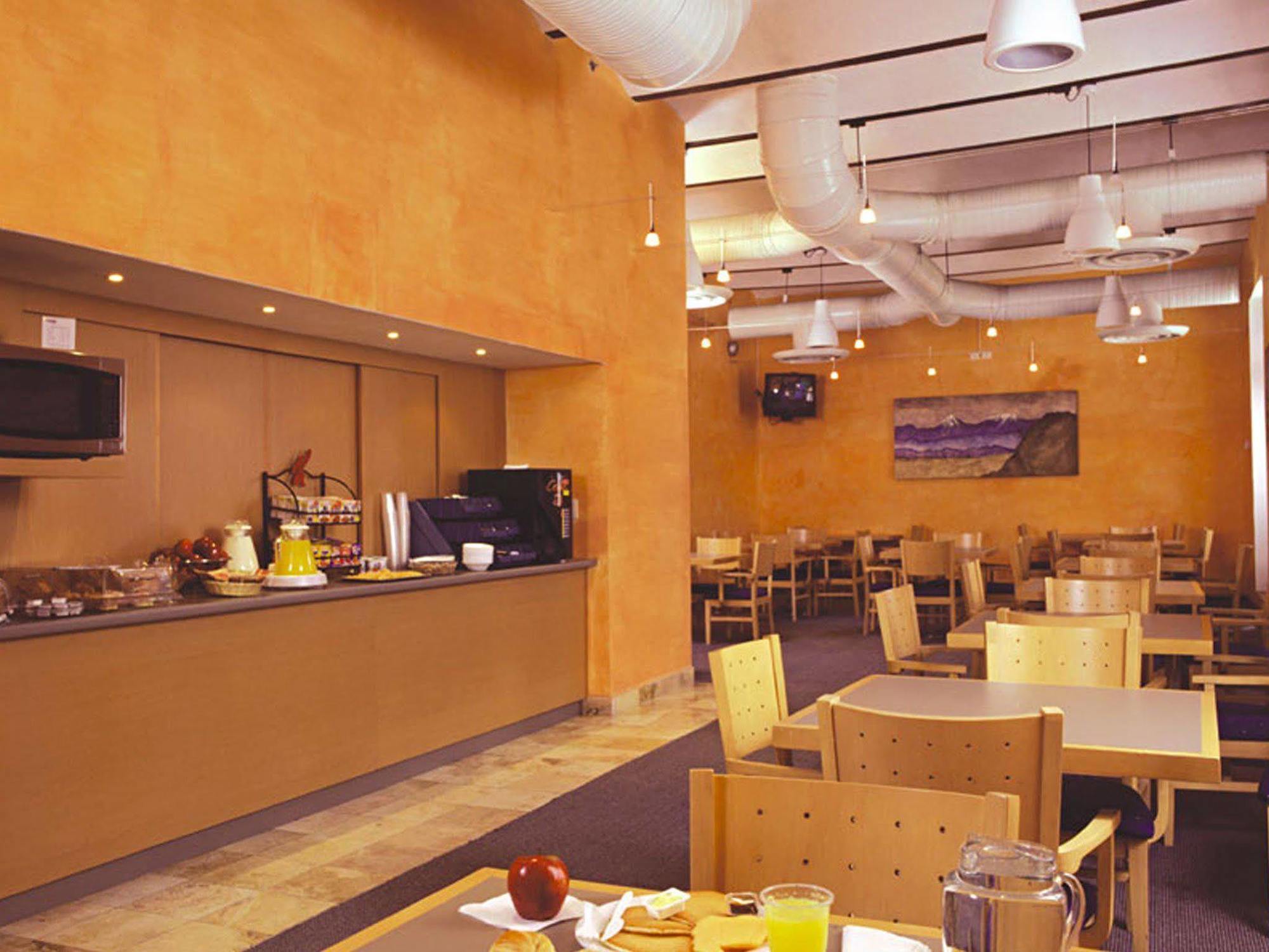 Hotel Express By Marriott Centro 4*